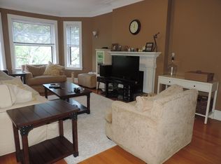 106 Keeney St APT 3W, Evanston, IL 60202