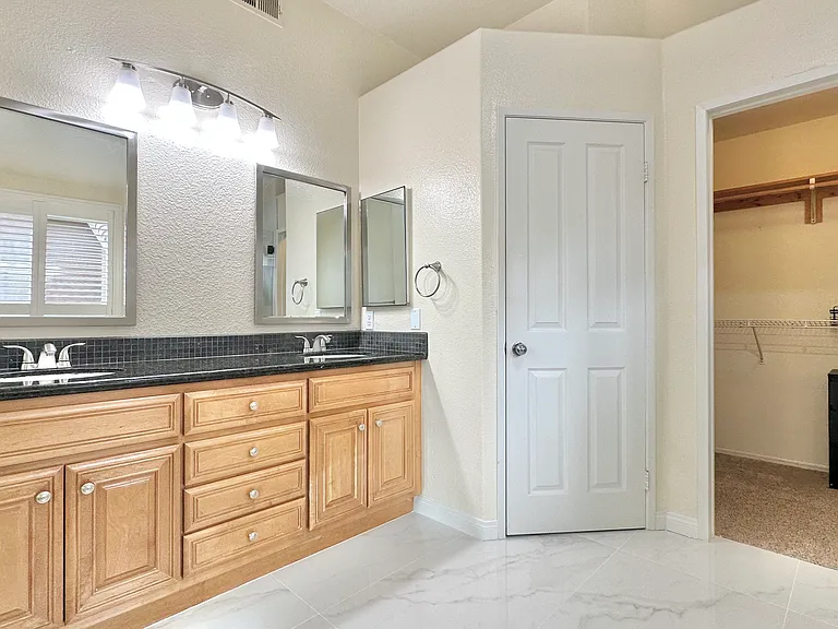13686 Essence Rd — Photo 34