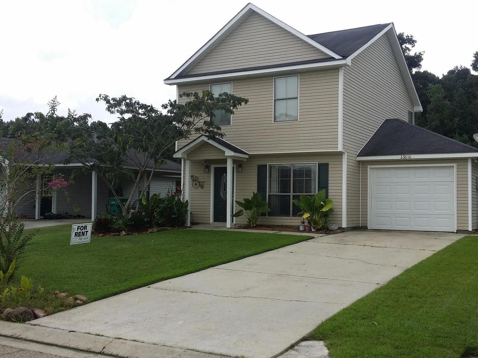 3 bed, 1320 sqft, $1,500 — Photo 1