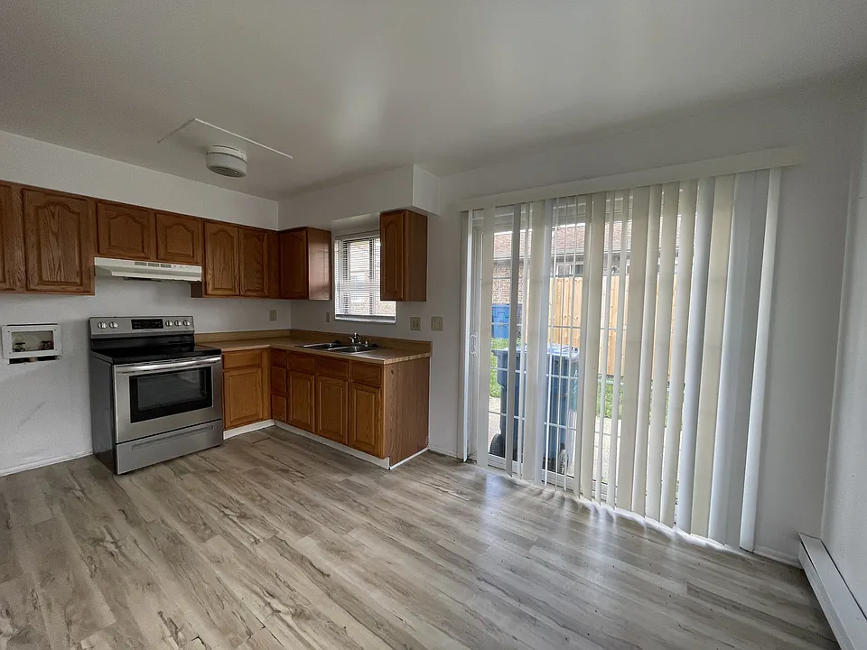 4341 Powell Rd #4