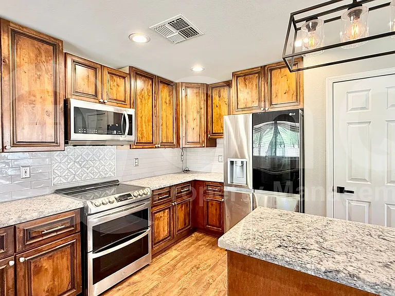 5124 W Geronimo St — Photo 7