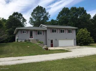 3592 Fenner Rd, Muskegon, MI 49445