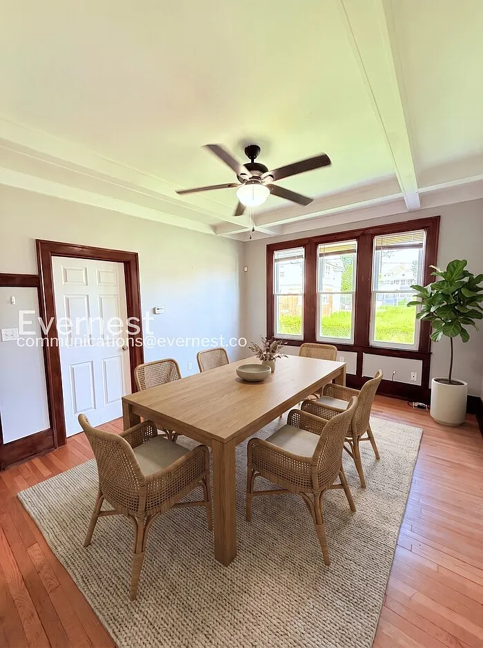 2 bed, 1.0 bath, 1500 sqft, $1,295 — Photo 3