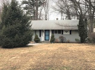 11 Saradale Ave, Loudonville, NY 12211