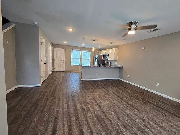 613 Brister St #106 — Photo 22