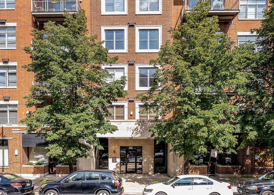 1st image of 950 W Huron St Unit 203
