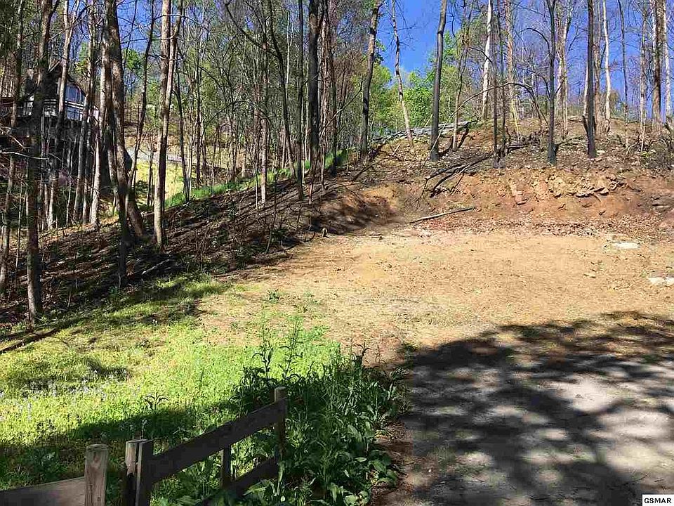 1st image of 807 Woodland Dr