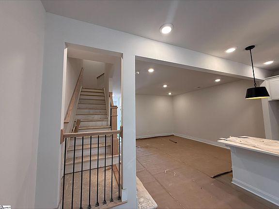 4th image of 13 Starks Cir