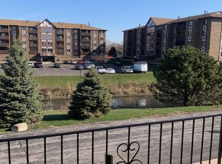 5645 Edge Lake Dr APT 1E, Oak Lawn, IL 60453