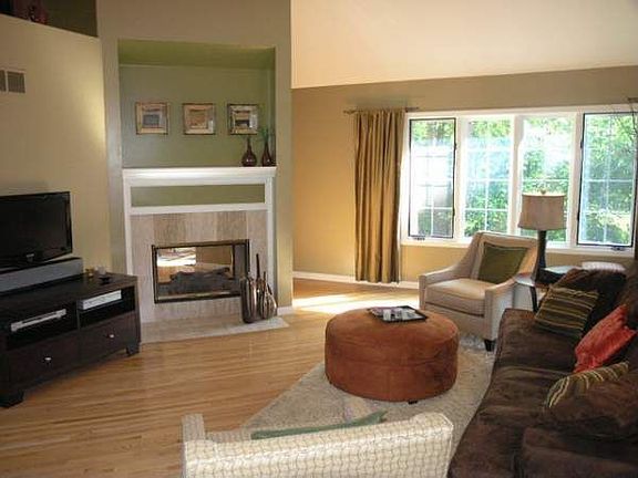 2nd image of 4908 N Waterford Pl