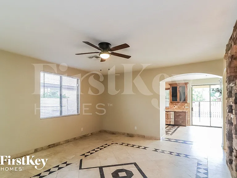 5777 W Golden Ln — Photo 4