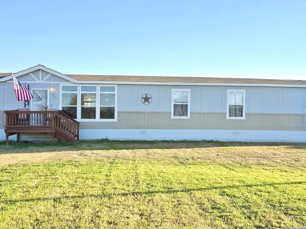 250 County Road 4631, Hondo, TX 78861