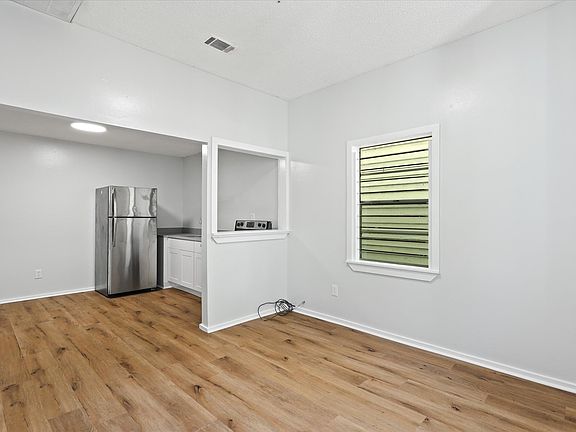 5th image of 216 W 39th St #A