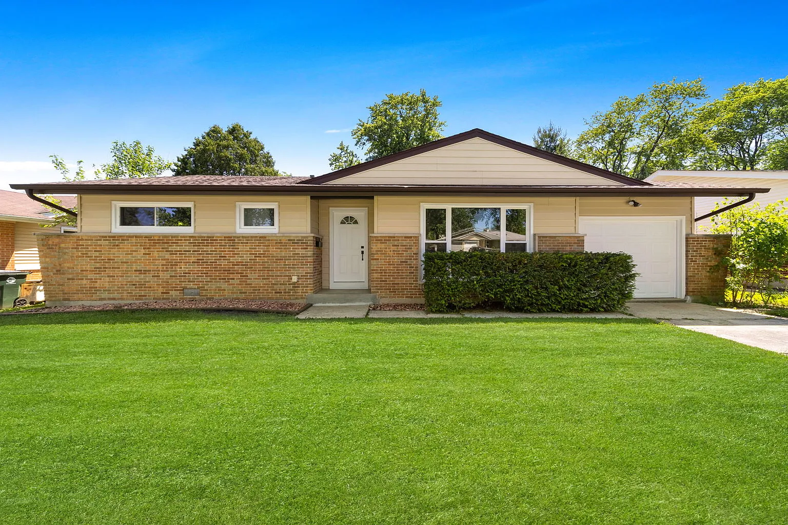 539 Germaine Ln photo 1