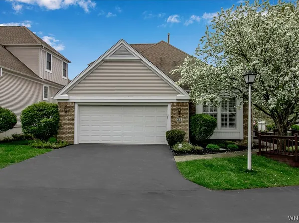 22 Brookins Green Dr, Orchard Park, NY 14127
