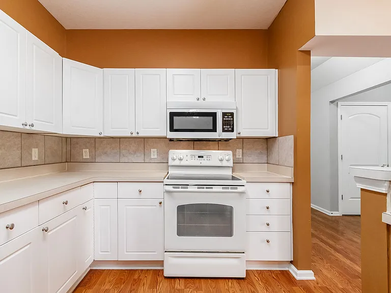 8057 Cranes Crossing Dr — Photo 8