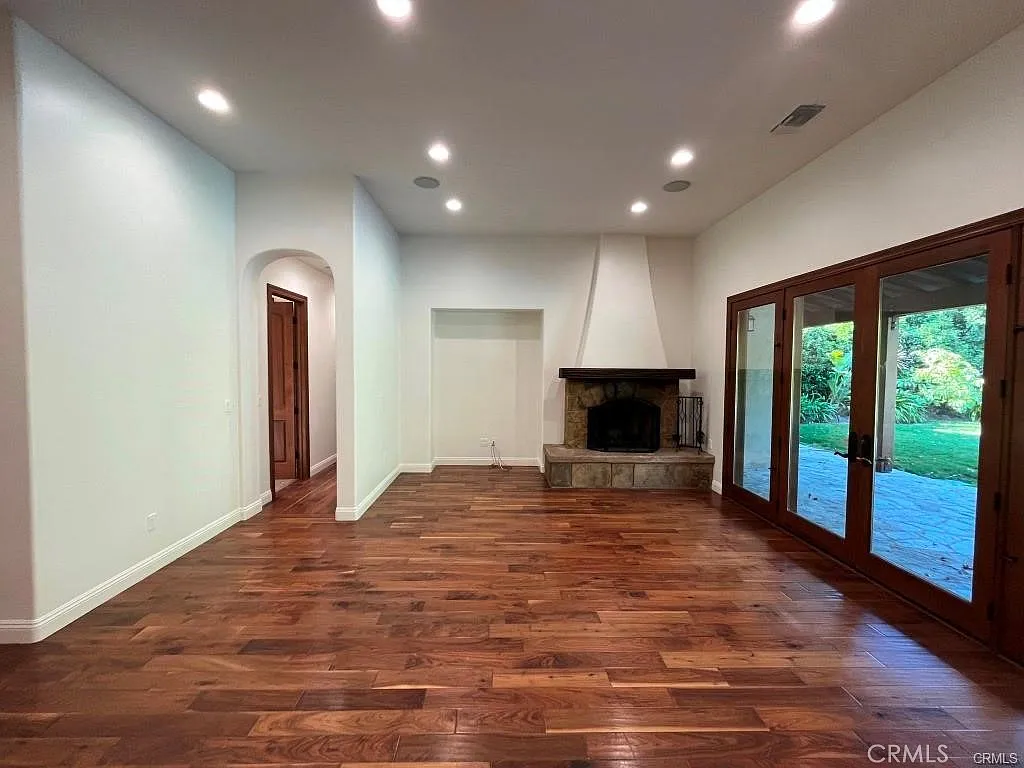 4 bed, 3.5 bath, 2579 sqft, $7,500 — Photo 4