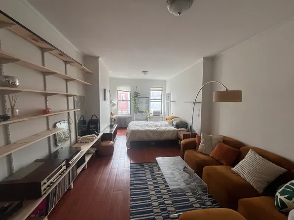 306 3rd Avenue image 4 of 7