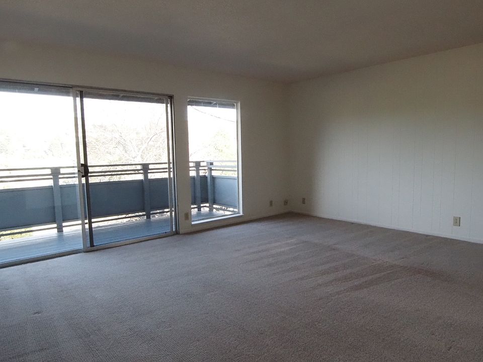 1st image of 15 Circle Dr APT C