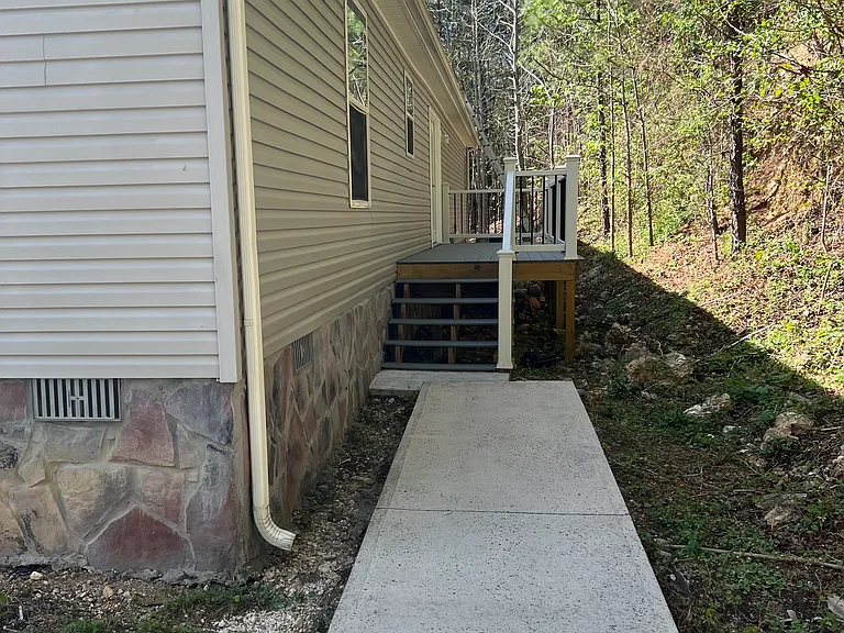 7316 Cline Ln — Photo 2
