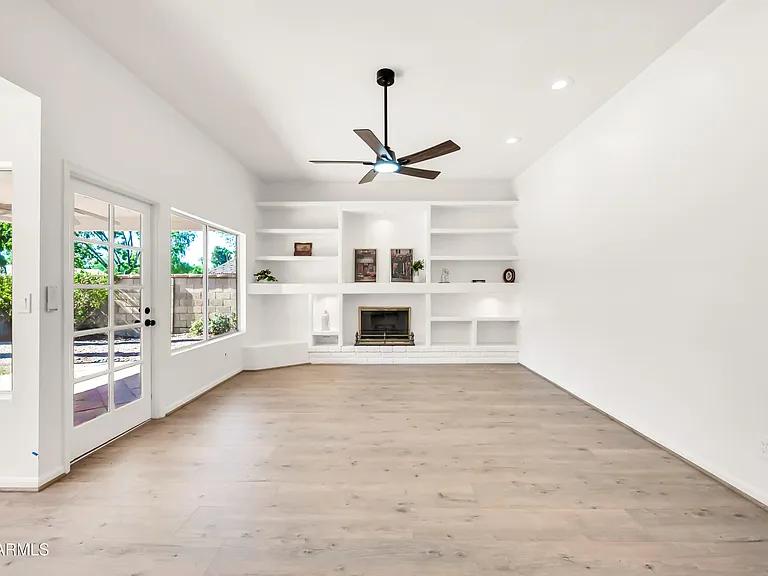 10224 N 82nd St — Photo 6