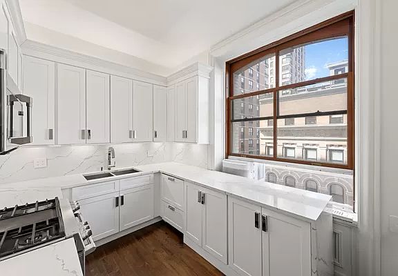 3rd image of 225 W 86th St APT 412A