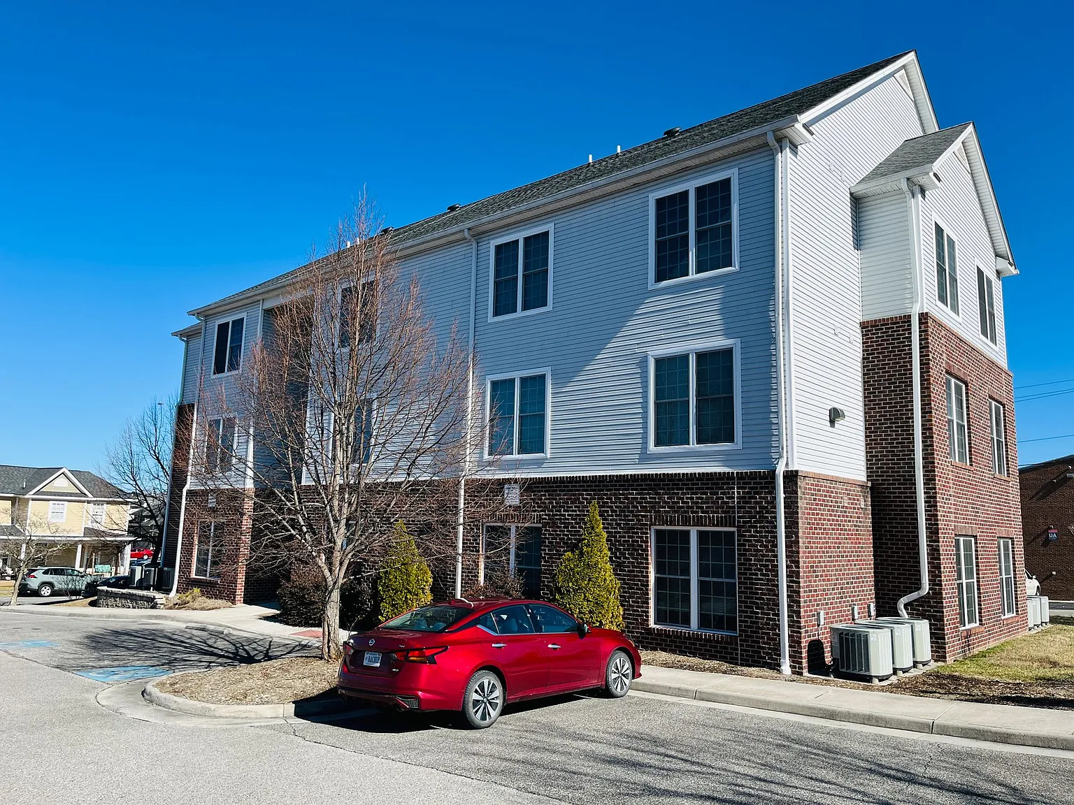 2 or 3 Bedroom, 1 or 2 Bath Apartments — Photo 1