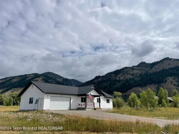 327 Ponderosa Dr, Star Valley Ranch, WY 83127