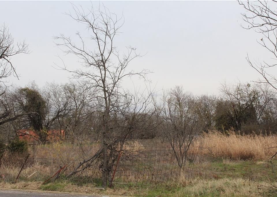 2nd image of 10201 Forest Hill Everman Rd