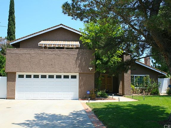 3rd image of 7612 Ponce Ave