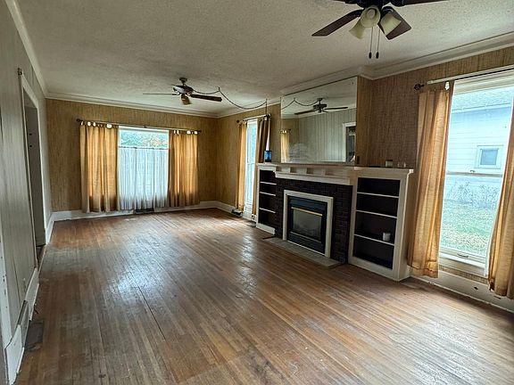 4th image of 412 Gunderson Blvd