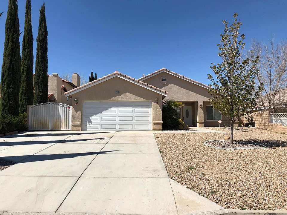 1st image of 13890 Hidden Valley Dr