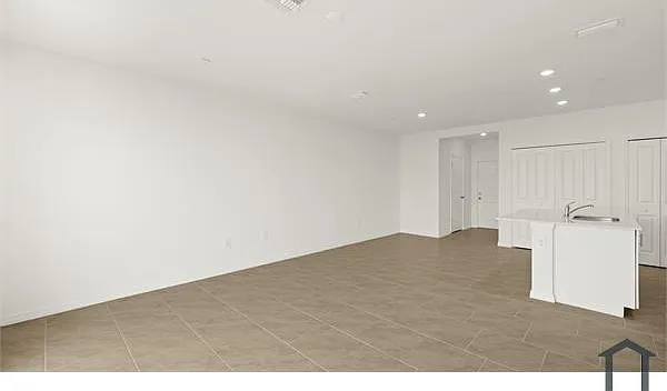 3 bed, 3417 sqft, $1,900 — Photo 4