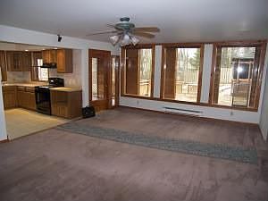 Very spacious Living Room with fireplace