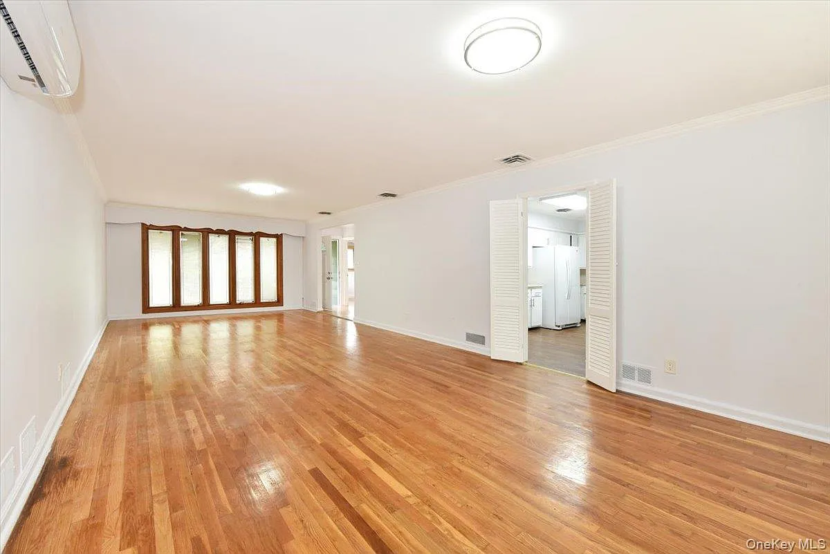4 bed, 2.5 bath, 1450 sqft, $6,000 — Photo 4