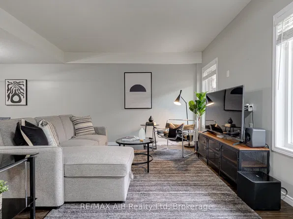 242 Rachel Cres #H, Kitchener, ON N2R 0E1