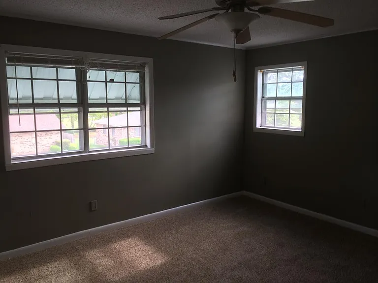 1703 Delano St — Photo 18