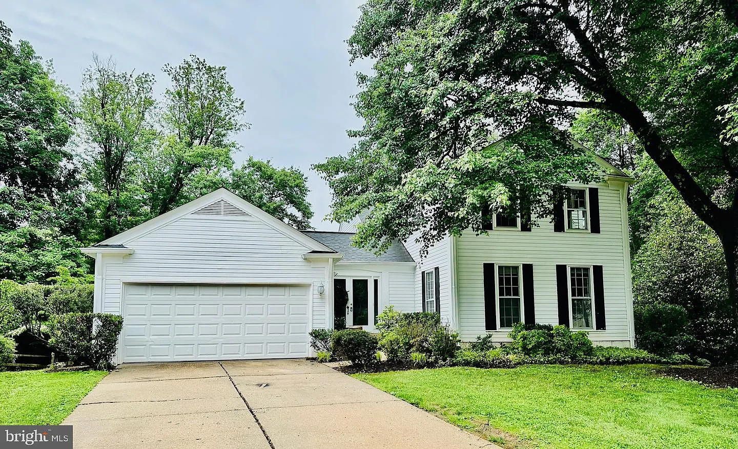 5 bed, 3.5 bath, 2674 sqft, $4,300 — Photo 1