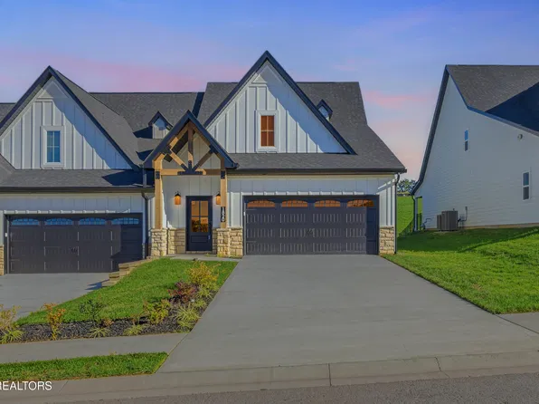 1820 Poplar Springs Pl, Maryville, TN 37803