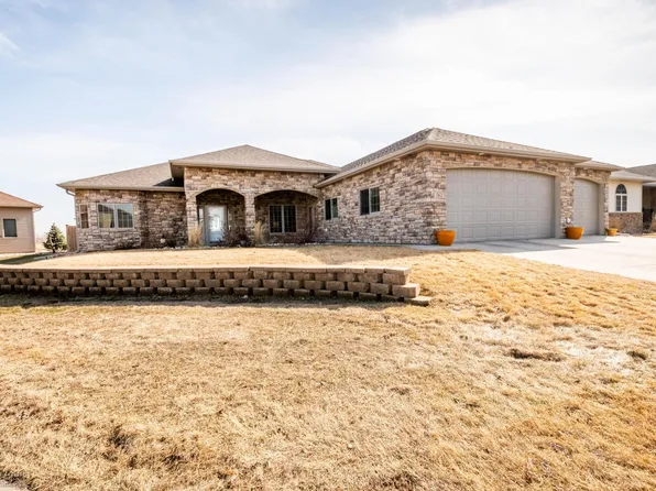 762 36th St S, Moorhead, MN 56560