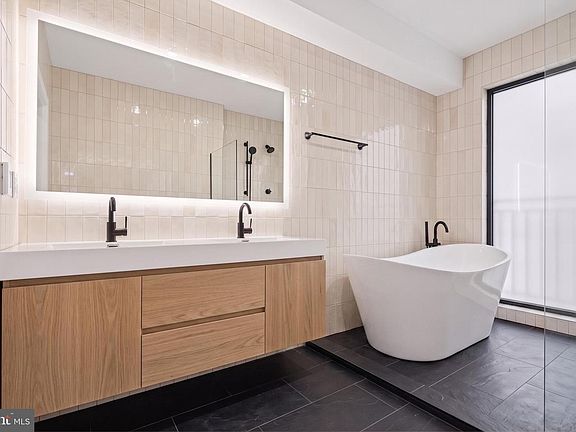 4th image of 1922 Geary St #5