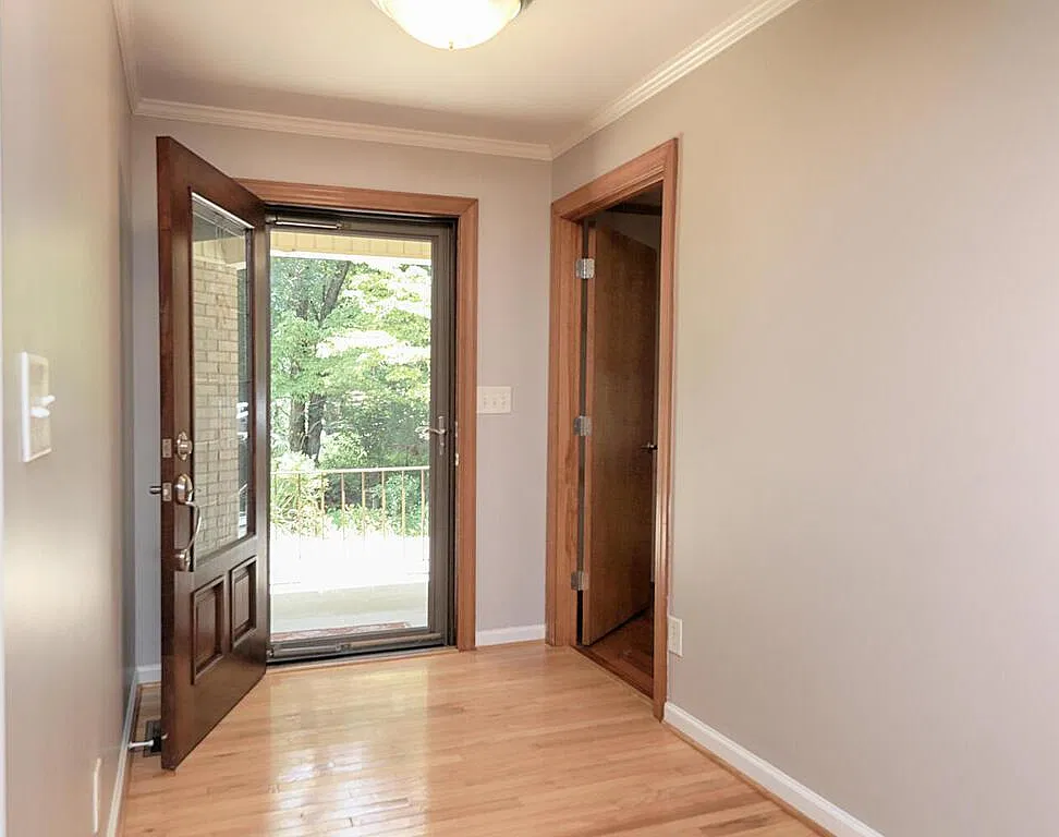 3 bed, 1857 sqft, $2,450 — Photo 2