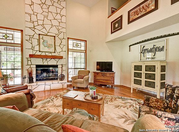 5th image of 123 Dresden Wood Dr