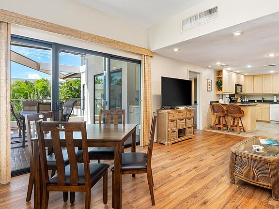 4th image of 75-6040 Alii Dr. #401