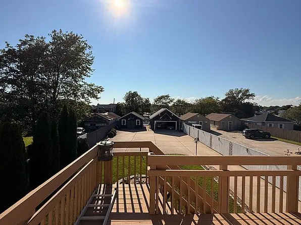 145 Clocks Blvd, Massapequa, NY 11758
