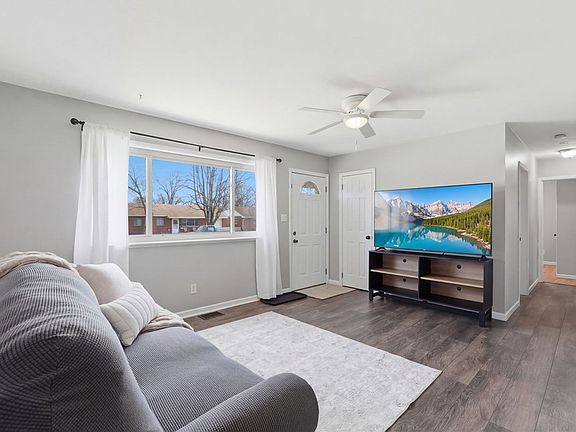 3rd image of 322 Lutz Dr