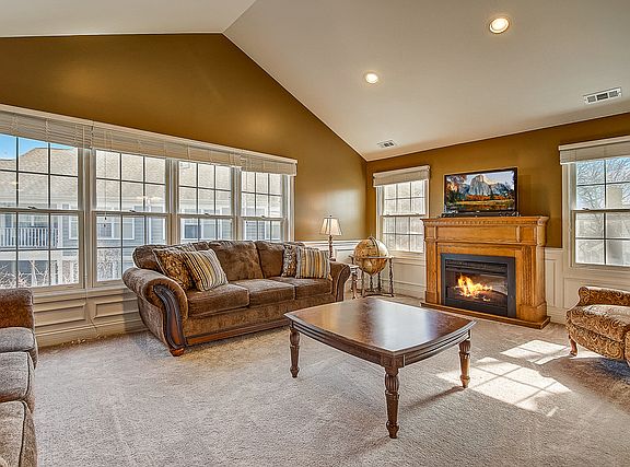2nd image of 253 Princeton Ln #0