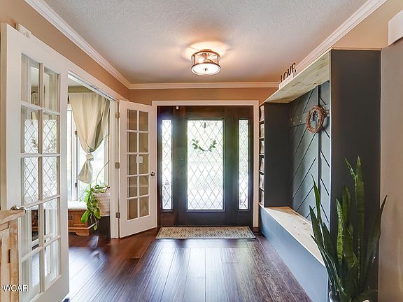 5th image of 912 Fenway Dr