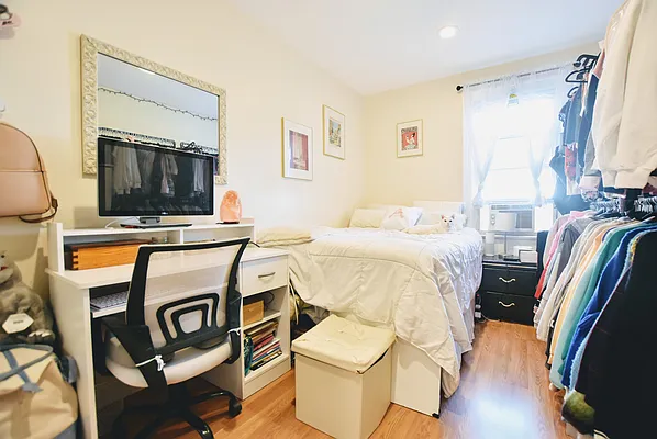 Rented by Dakis Group LLC | media 5