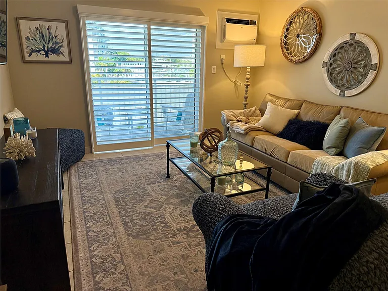 720 Orton Ave #404 — Photo 14